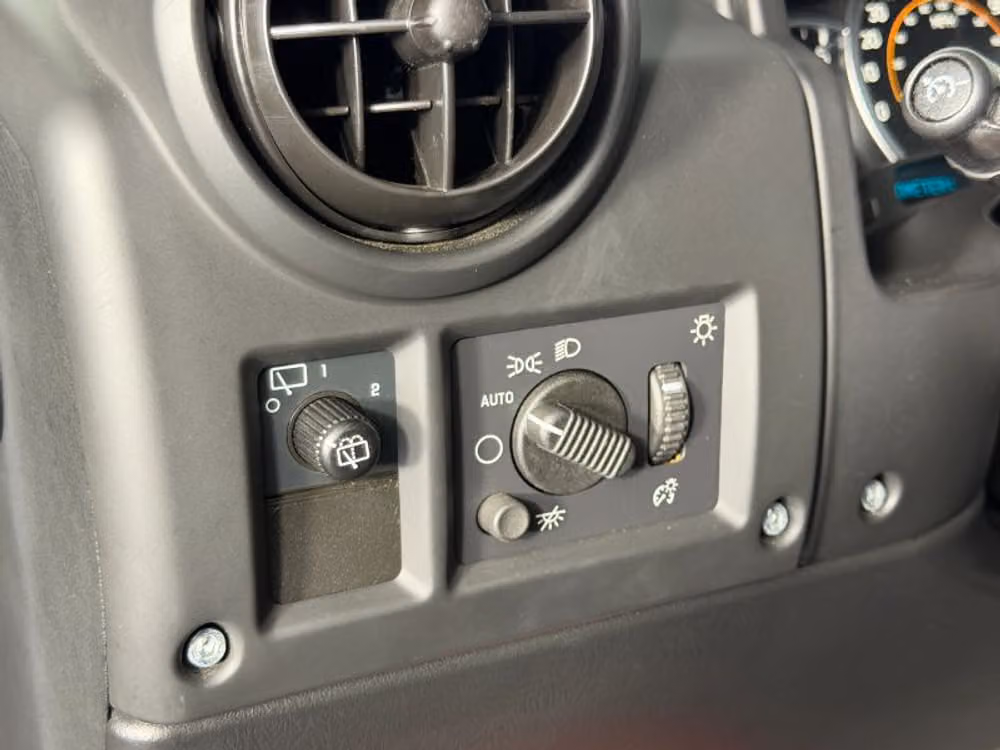 2005 HUMMER H2 Sport Utility 4D Image 33