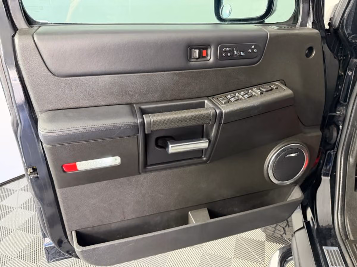 2005 HUMMER H2 Sport Utility 4D Image 16