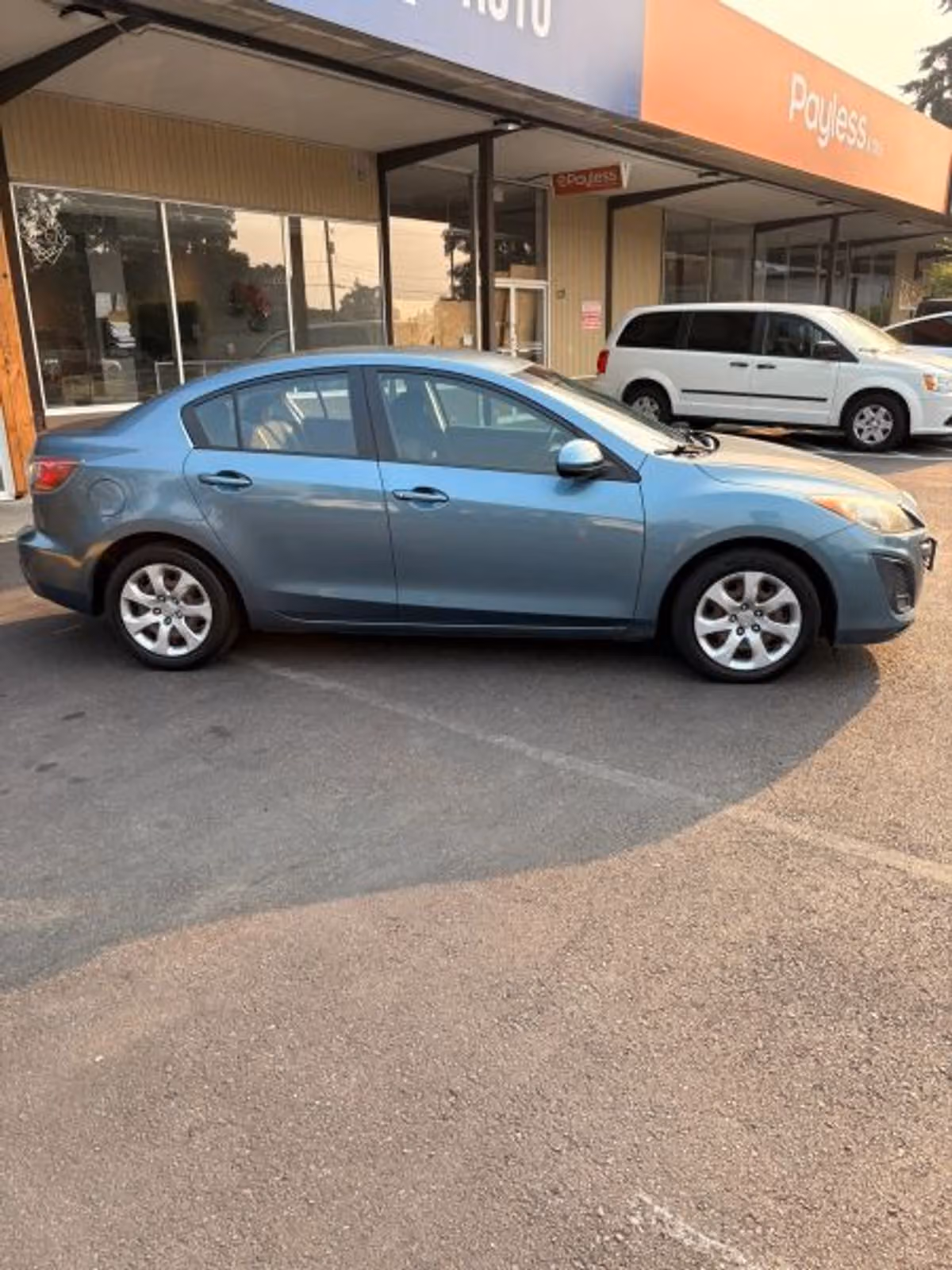 2011 Mazda 3 i Sport Image 2