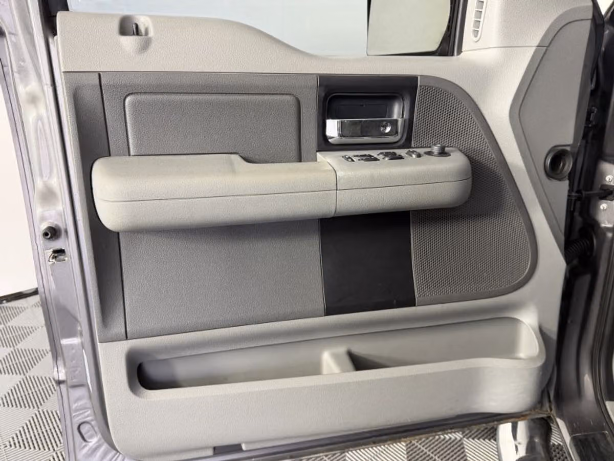 2006 Ford F-150 SuperCrew Image 29