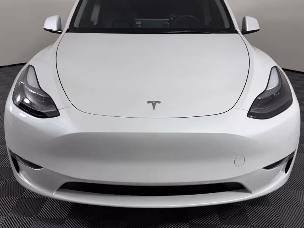 2025 Tesla Model Y Long Range Image 3
