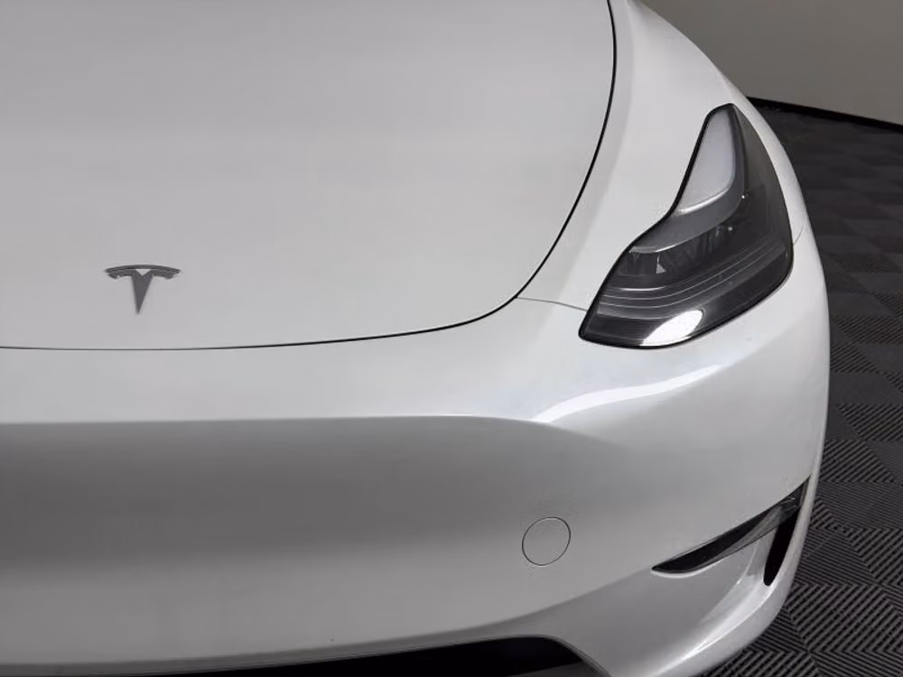2025 Tesla Model Y Long Range Image 5
