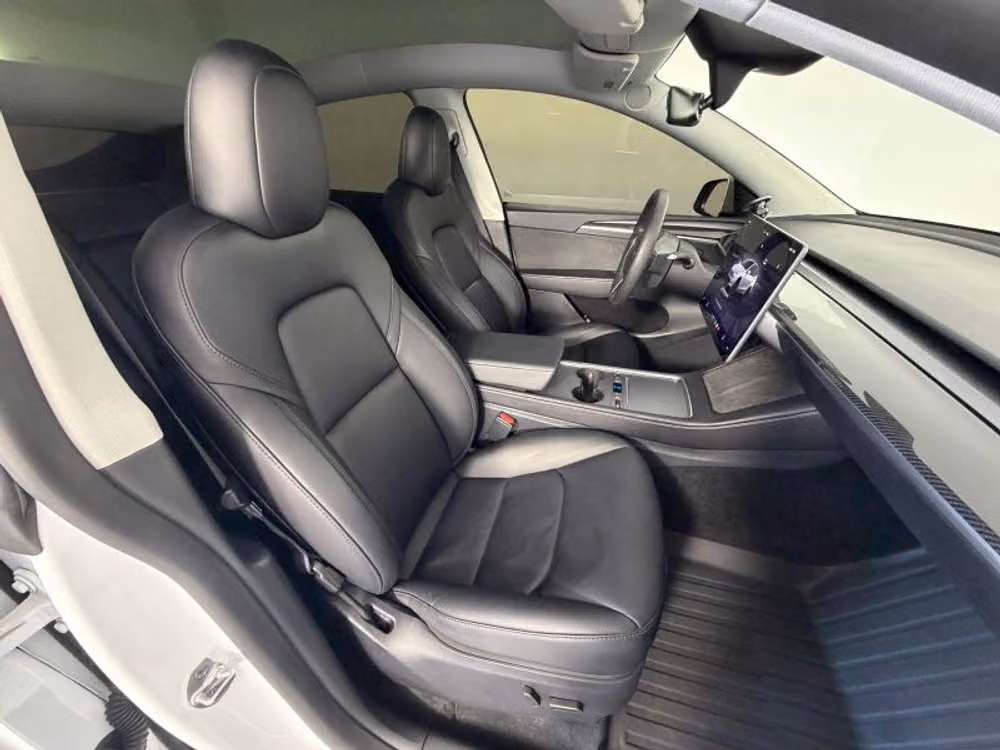 2025 Tesla Model Y Long Range Image 25
