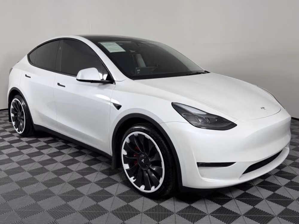 2025 Tesla Model Y Long Range Image 22