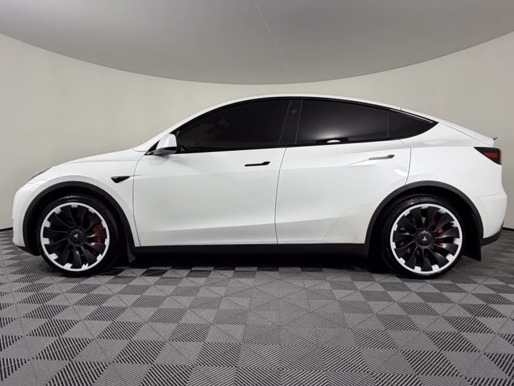 2025 Tesla Model Y Long Range Image 6