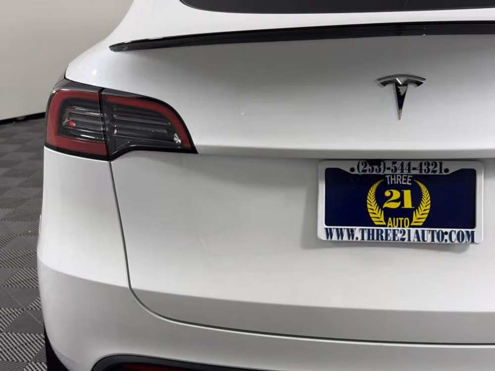 2025 Tesla Model Y Long Range Image 18