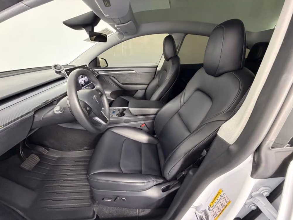 2025 Tesla Model Y Long Range Image 24