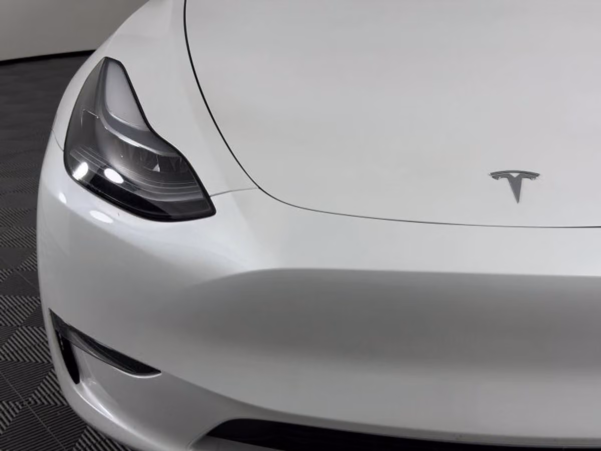 2025 Tesla Model Y Long Range Image 4