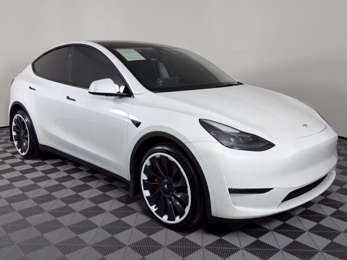 2025 Tesla Model Y Long Range Image 22