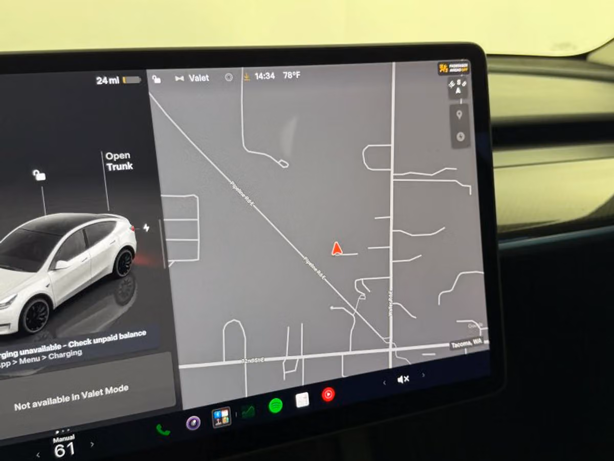 2025 Tesla Model Y Long Range Image 27