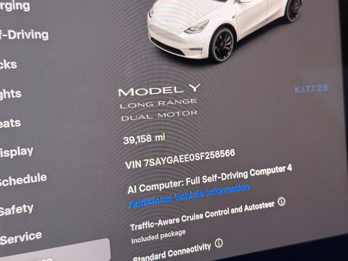 2025 Tesla Model Y Long Range Image 35