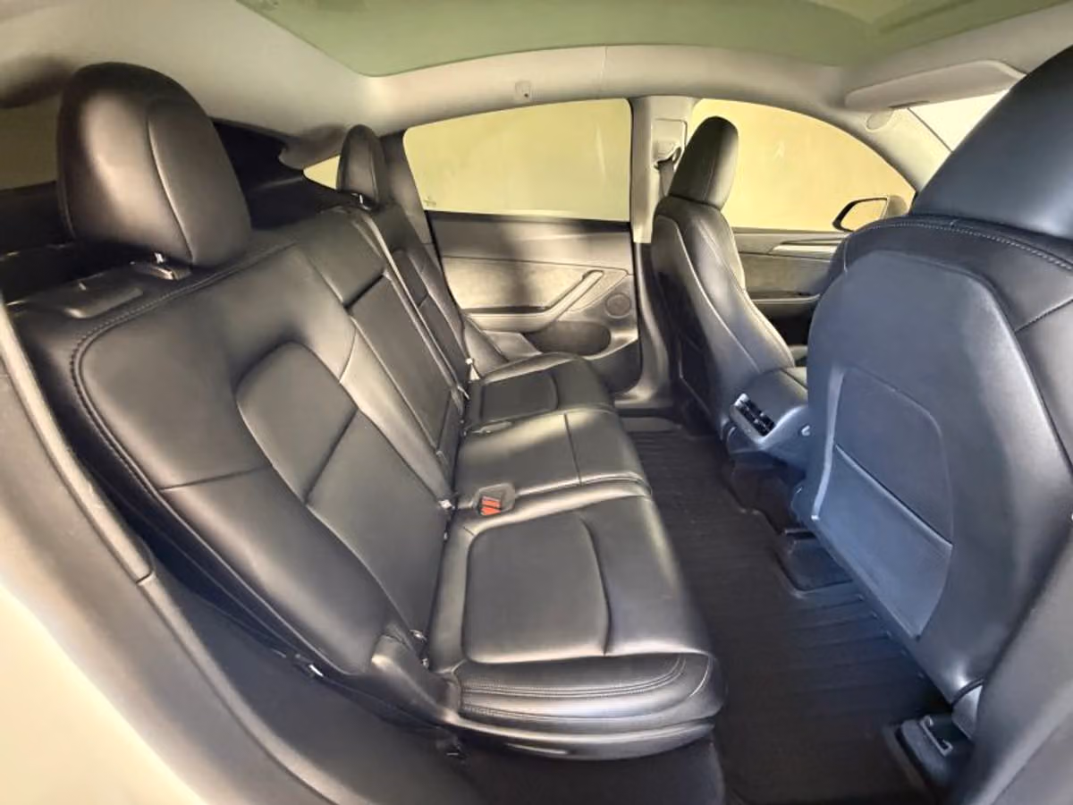 2025 Tesla Model Y Long Range Image 32