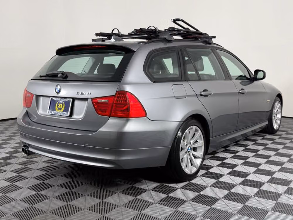 2011 BMW 3 Series 328i xDrive Image 8