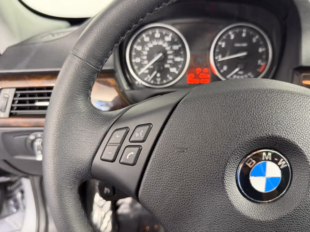 2011 BMW 3 Series 328i xDrive Image 24