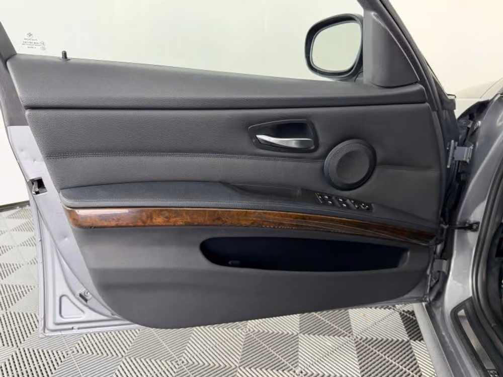 2011 BMW 3 Series 328i xDrive Image 32