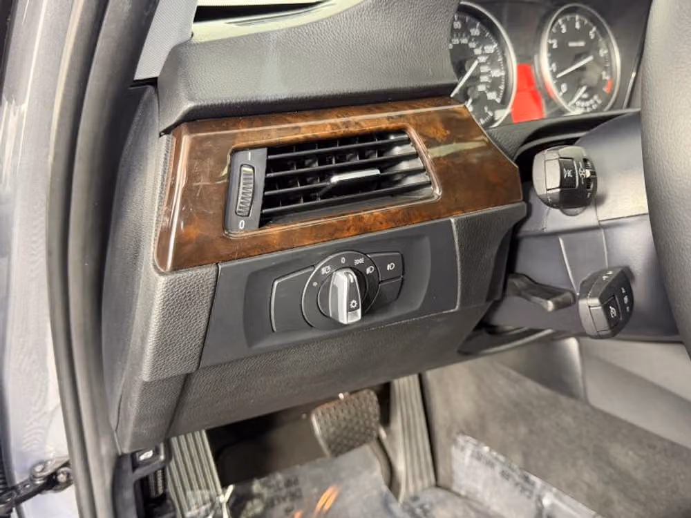 2011 BMW 3 Series 328i xDrive Image 34