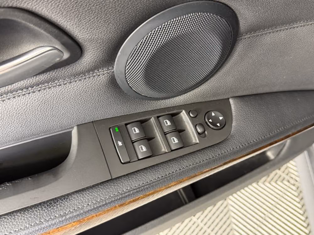 2011 BMW 3 Series 328i xDrive Image 33