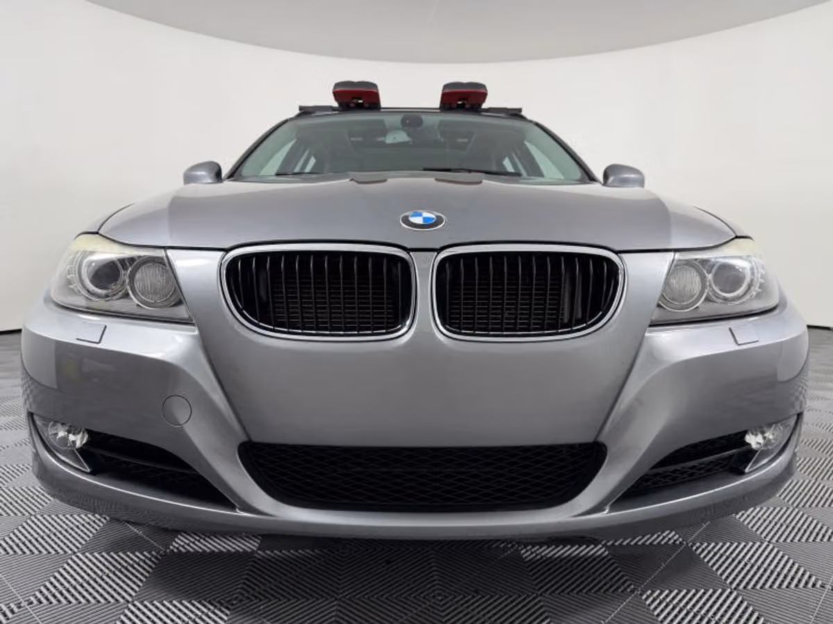 2011 BMW 3 Series 328i xDrive Image 3