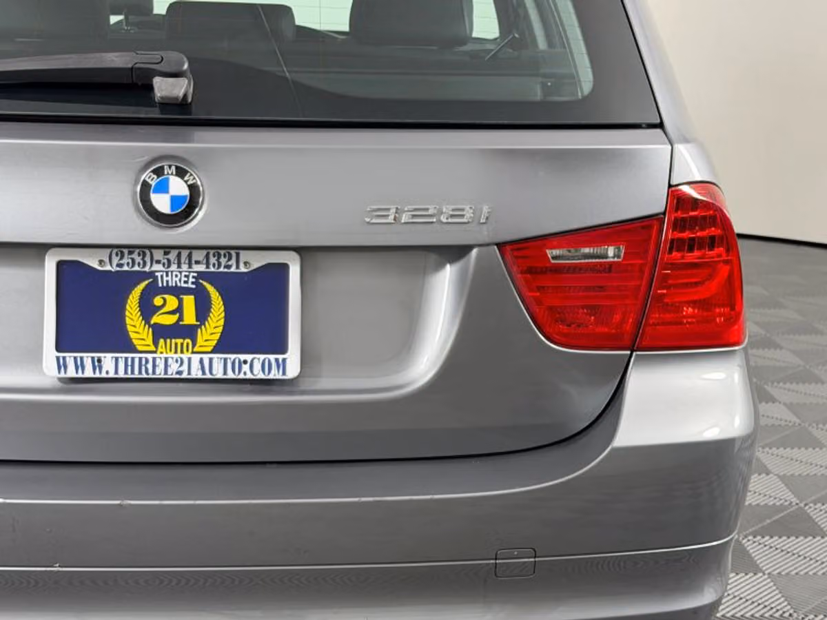 2011 BMW 3 Series 328i xDrive Image 11