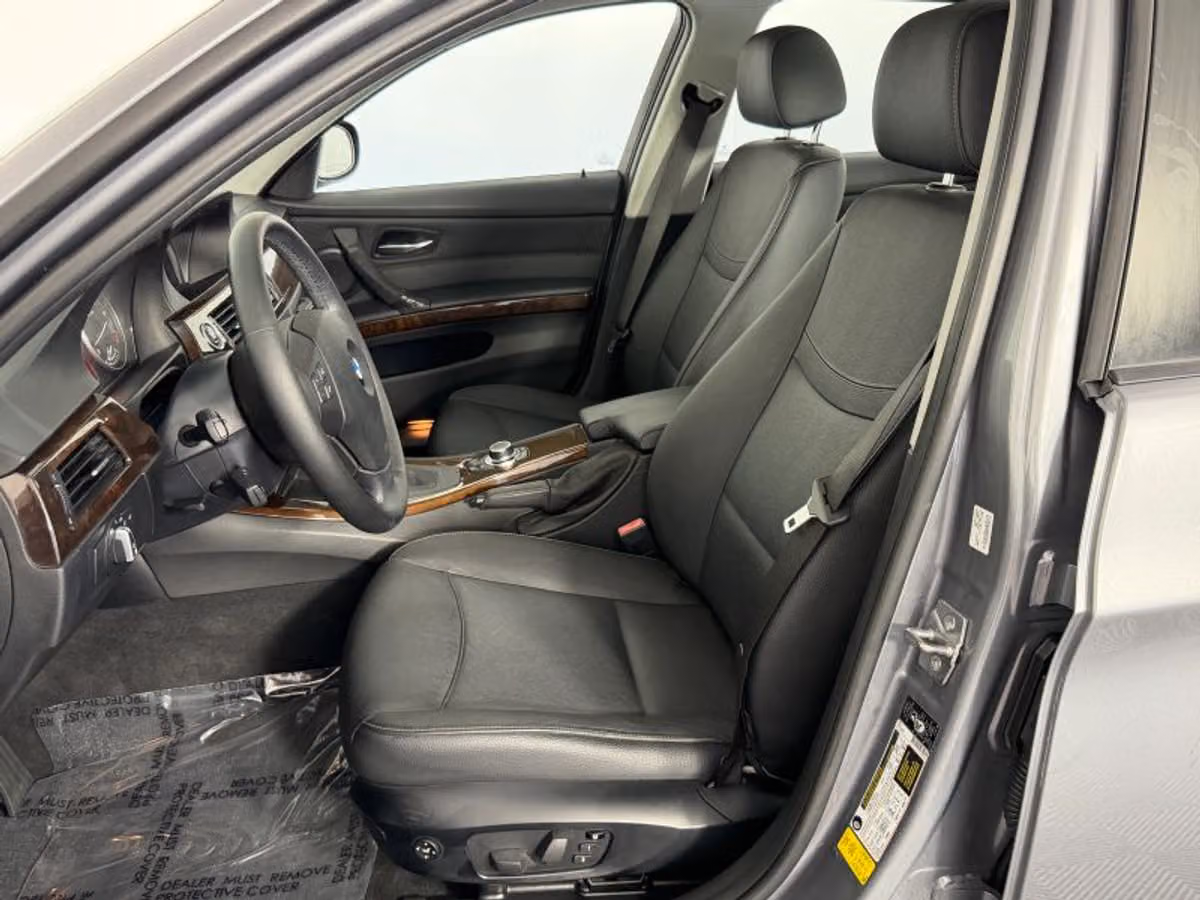 2011 BMW 3 Series 328i xDrive Image 30