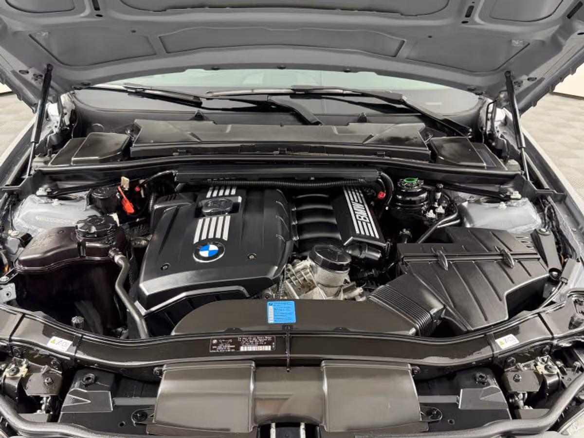 2011 BMW 3 Series 328i xDrive Image 17