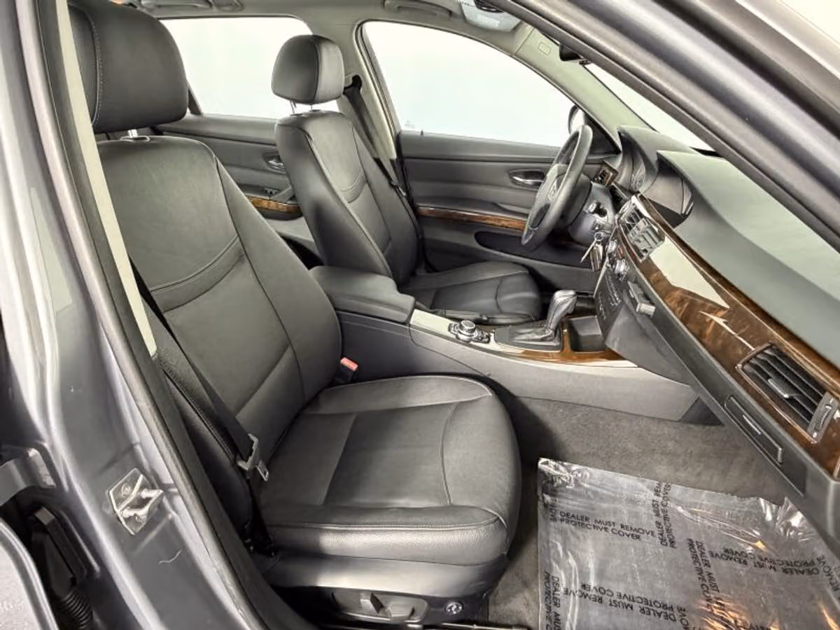 2011 BMW 3 Series 328i xDrive Image 31