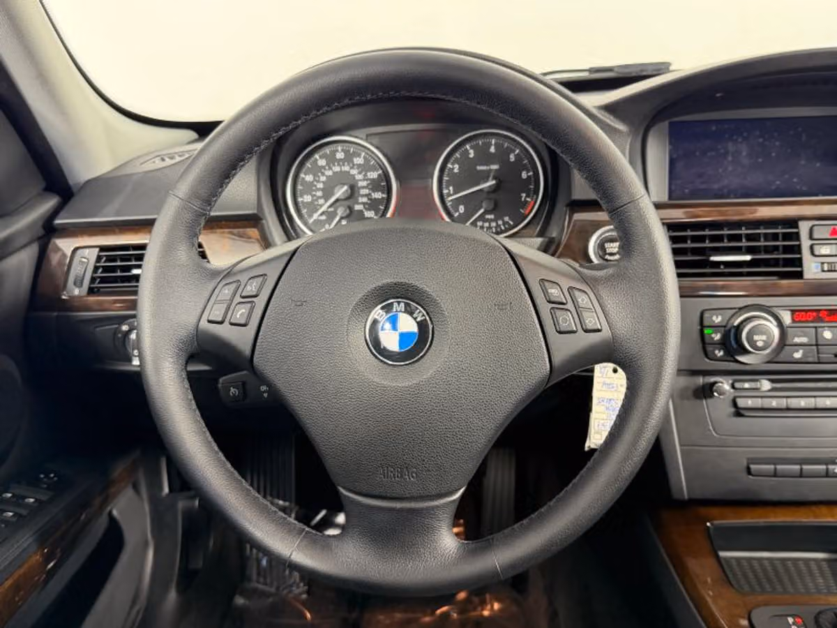 2011 BMW 3 Series 328i xDrive Image 23