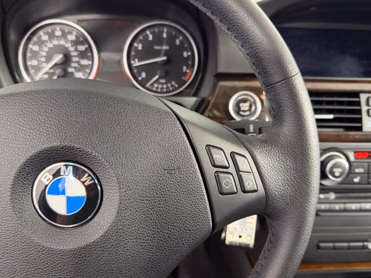 2011 BMW 3 Series 328i xDrive Image 25
