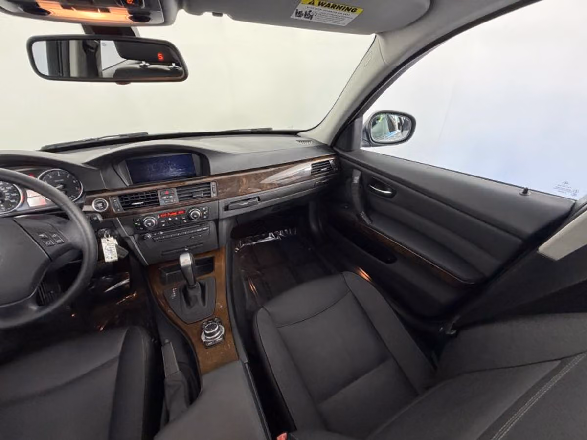 2011 BMW 3 Series 328i xDrive Image 21