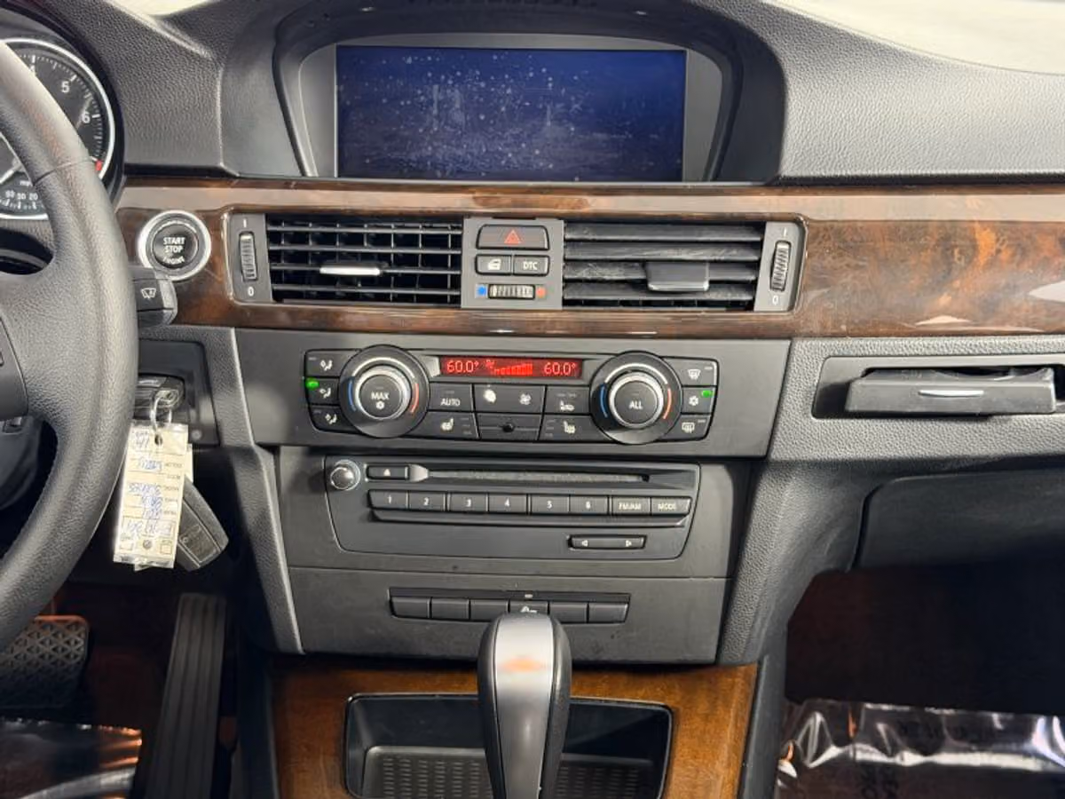 2011 BMW 3 Series 328i xDrive Image 27