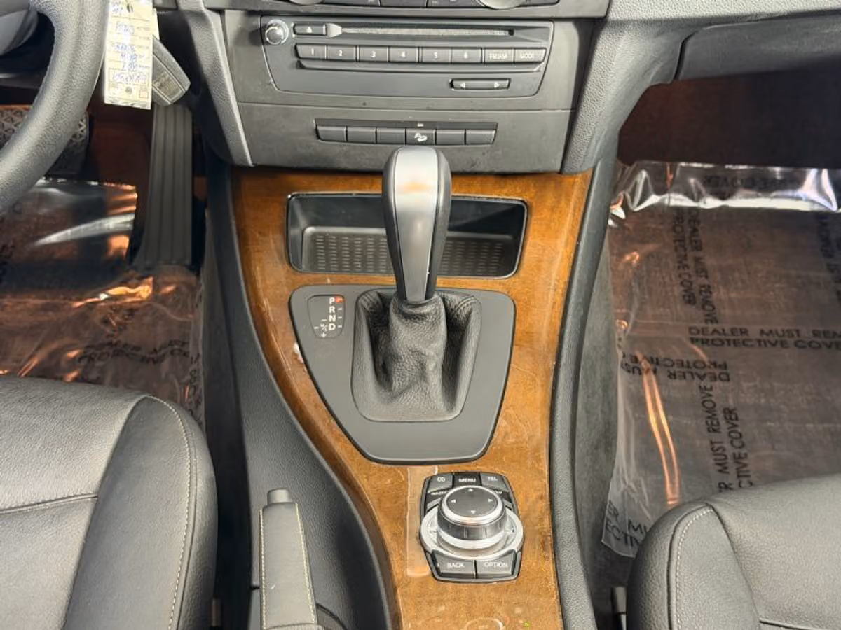2011 BMW 3 Series 328i xDrive Image 28