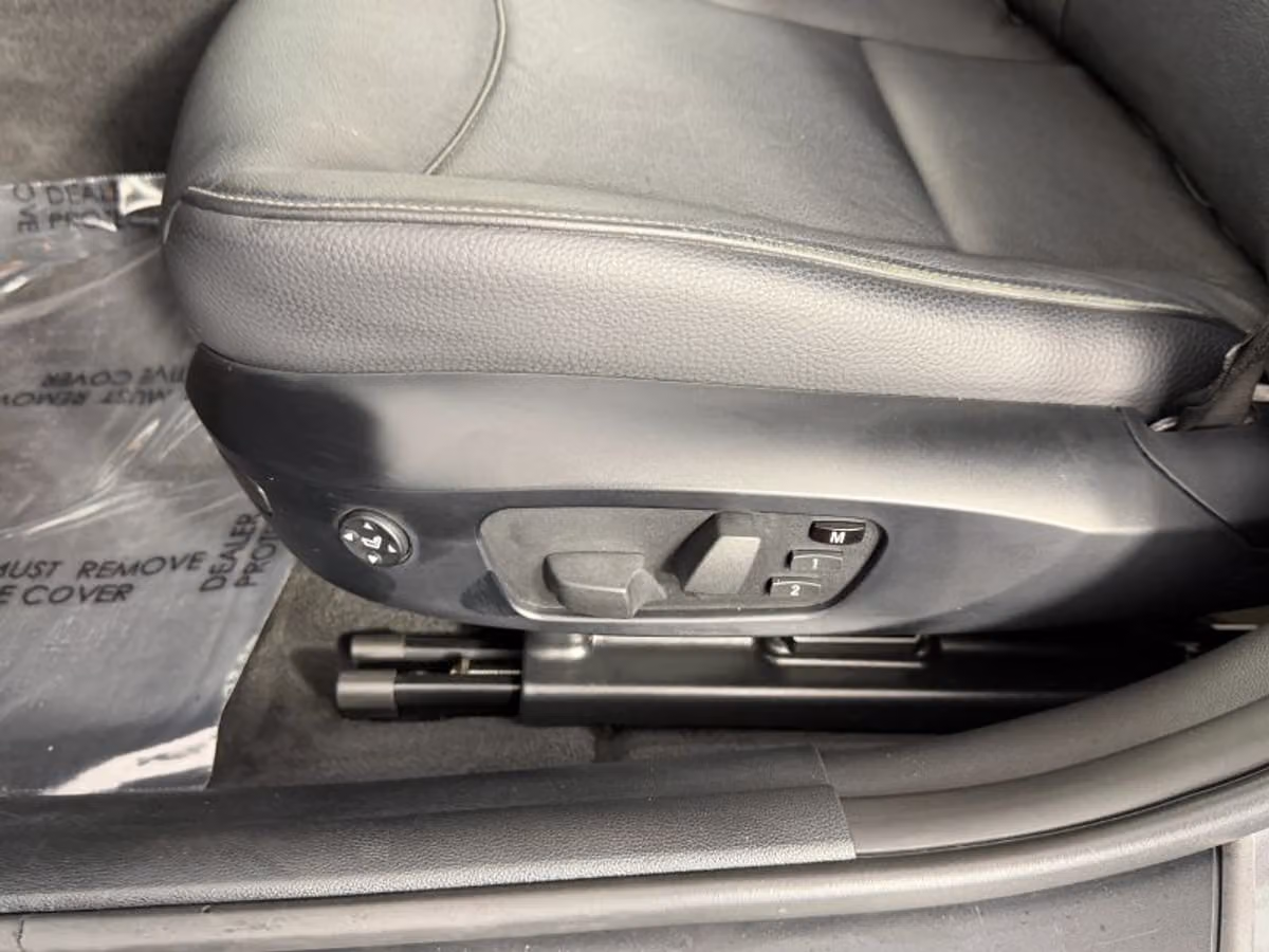 2011 BMW 3 Series 328i xDrive Image 35