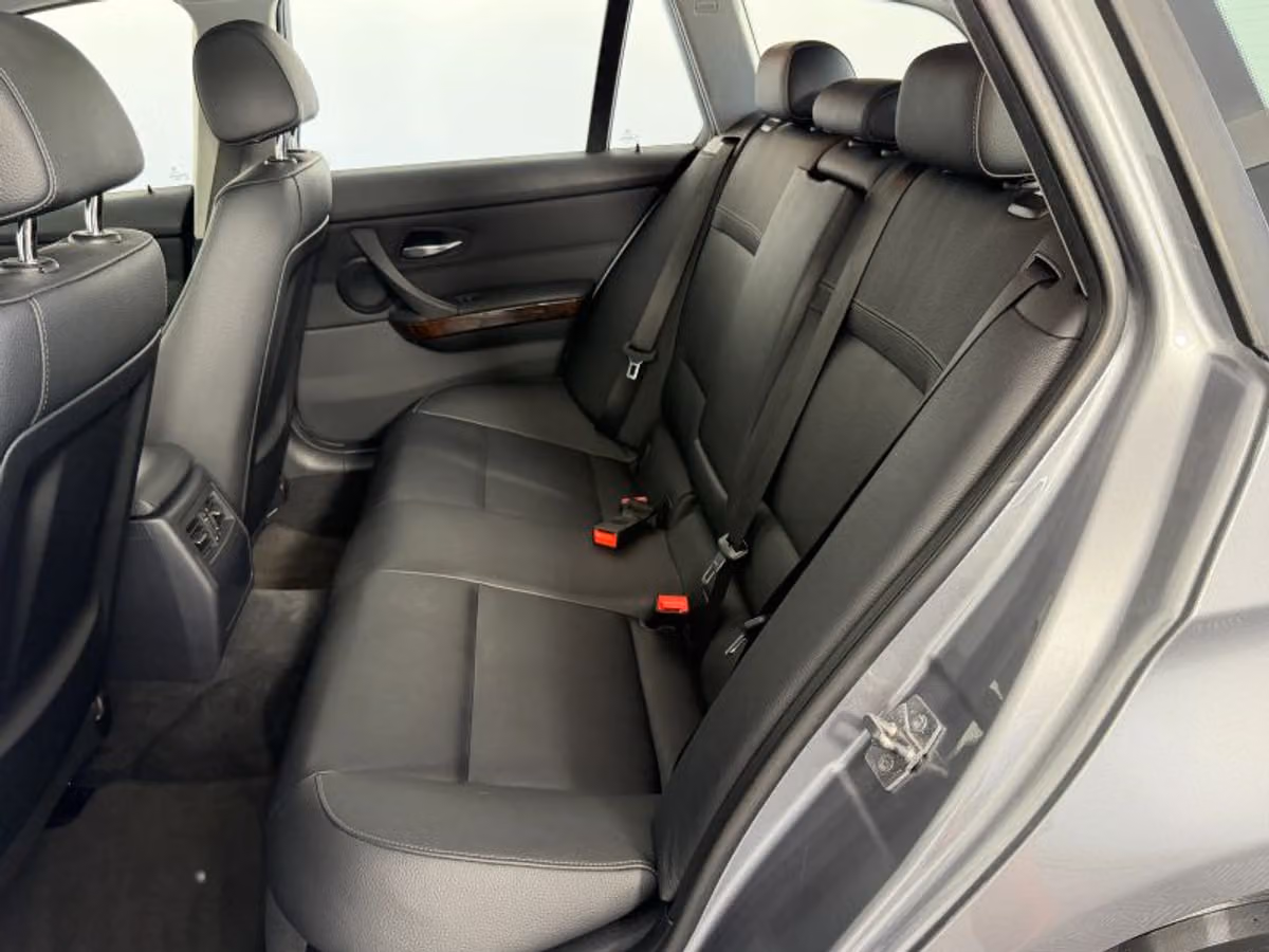 2011 BMW 3 Series 328i xDrive Image 38