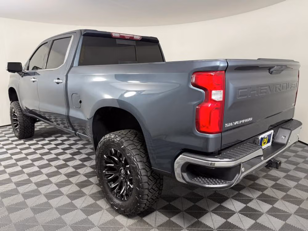2020 Chevrolet Silverado 1500 LTZ Crew Cab Image 12