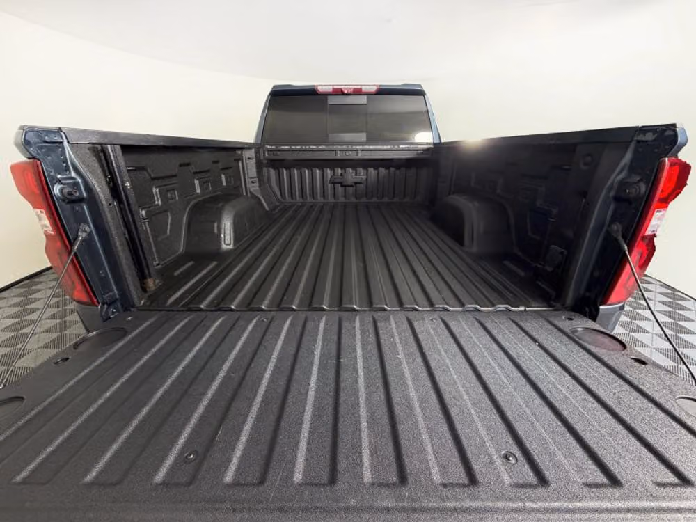 2020 Chevrolet Silverado 1500 LTZ Crew Cab Image 18