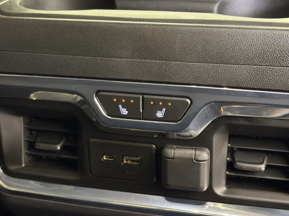 2020 Chevrolet Silverado 1500 LTZ Crew Cab Image 40