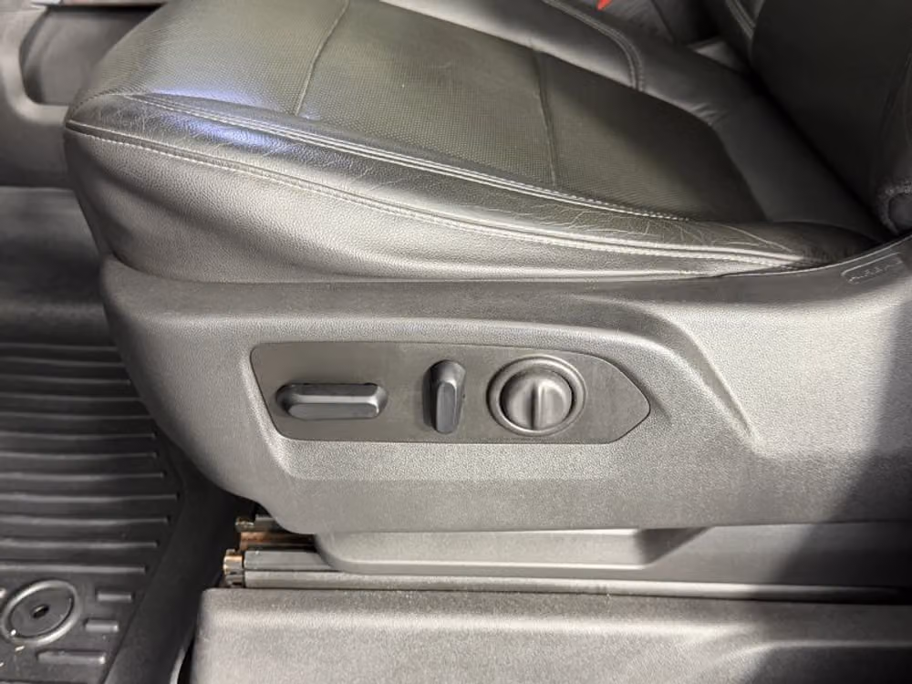 2020 Chevrolet Silverado 1500 LTZ Crew Cab Image 24