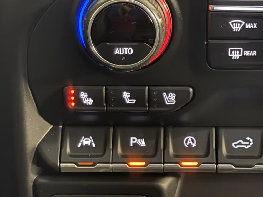 2020 Chevrolet Silverado 1500 LTZ Crew Cab Image 35