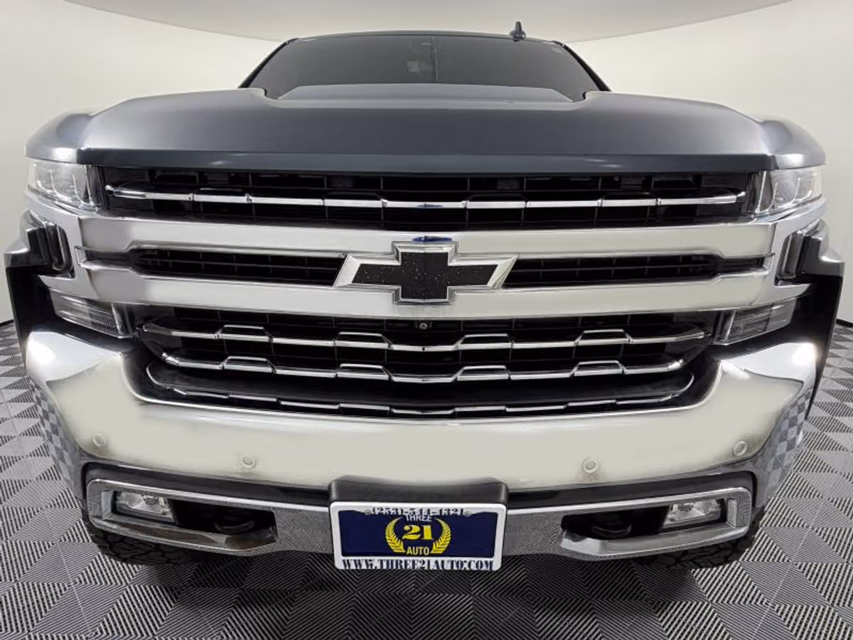 2020 Chevrolet Silverado 1500 LTZ Crew Cab Image 3