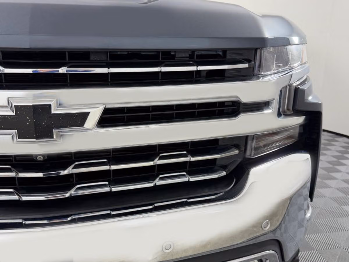 2020 Chevrolet Silverado 1500 LTZ Crew Cab Image 4