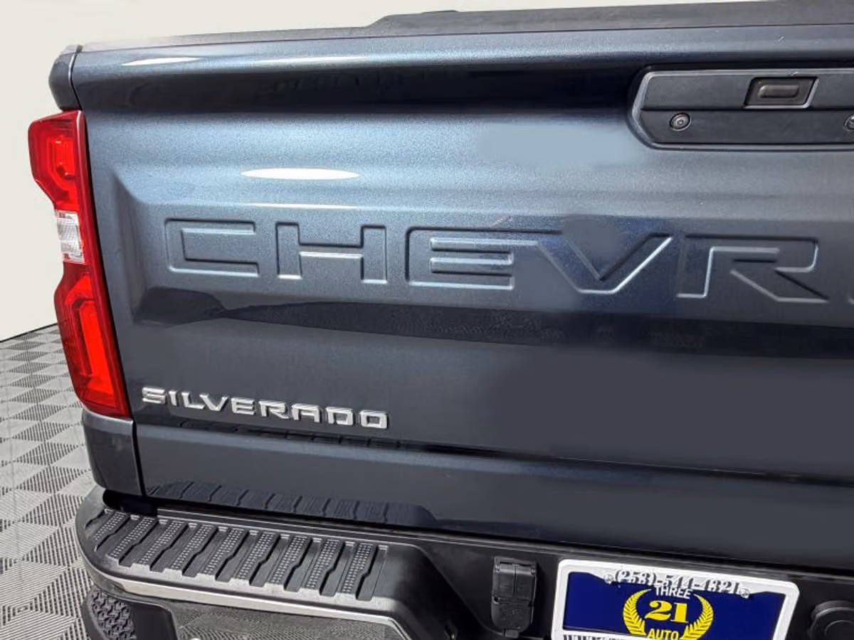 2020 Chevrolet Silverado 1500 LTZ Crew Cab Image 10