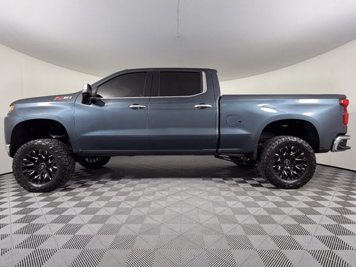 2020 Chevrolet Silverado 1500 LTZ Crew Cab Image 13