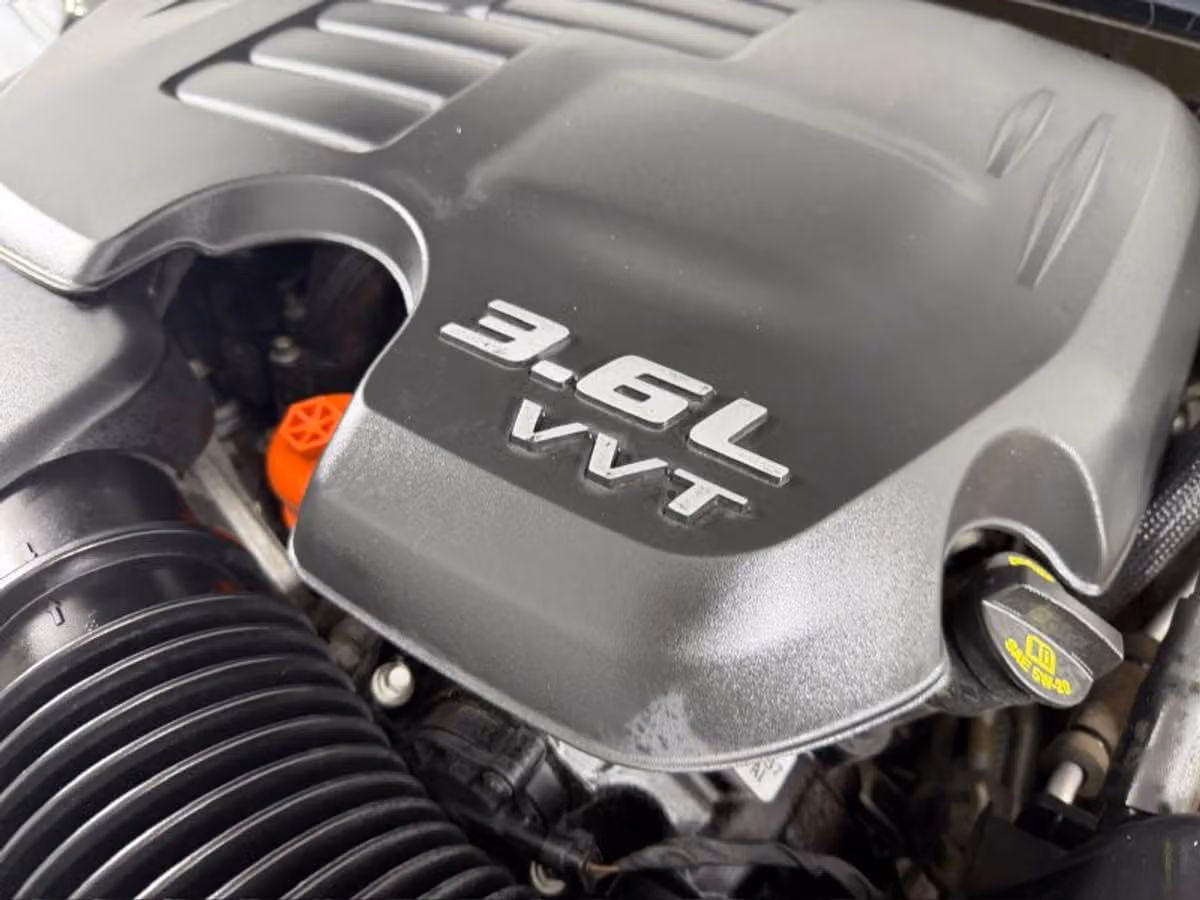 2015 Chrysler 300 Limited Image 33