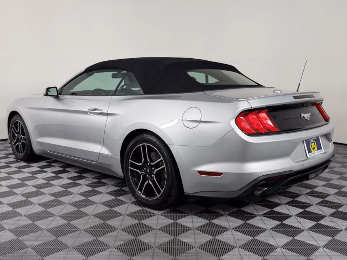 2018 Ford Mustang EcoBoost Premium Image 12