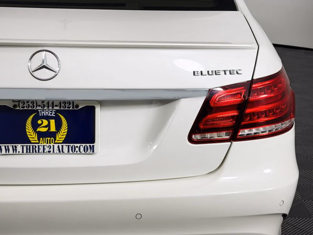 2014 Mercedes-Benz E-Class E 250 BlueTEC 4MATIC Sedan 4D Image 11