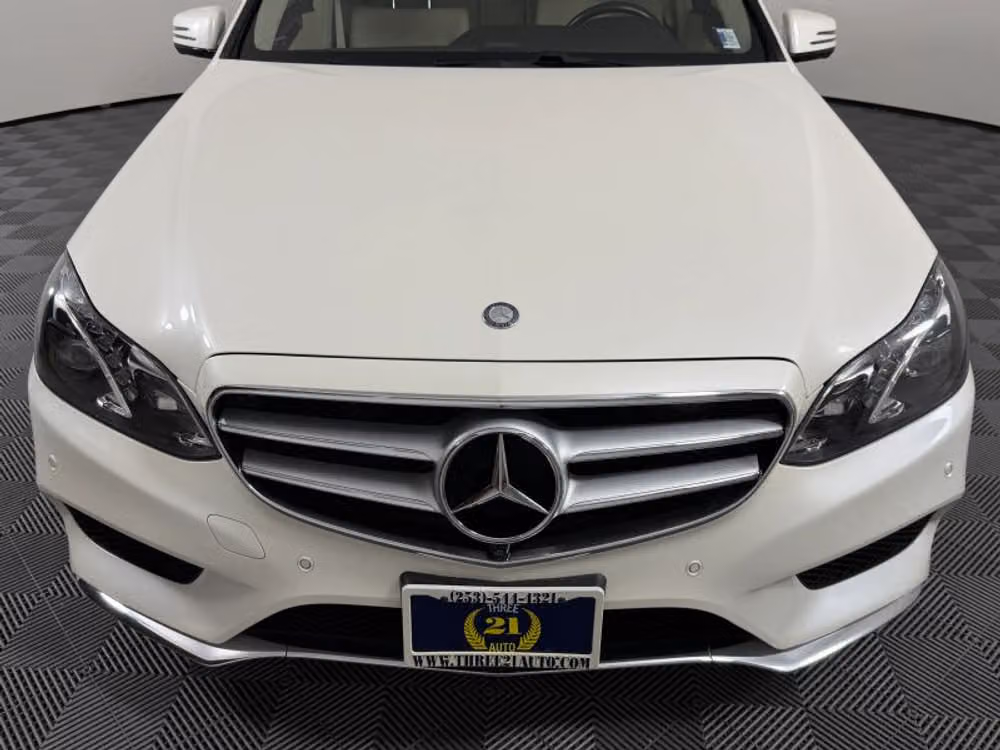 2014 Mercedes-Benz E-Class E 250 BlueTEC 4MATIC Sedan 4D Image 3
