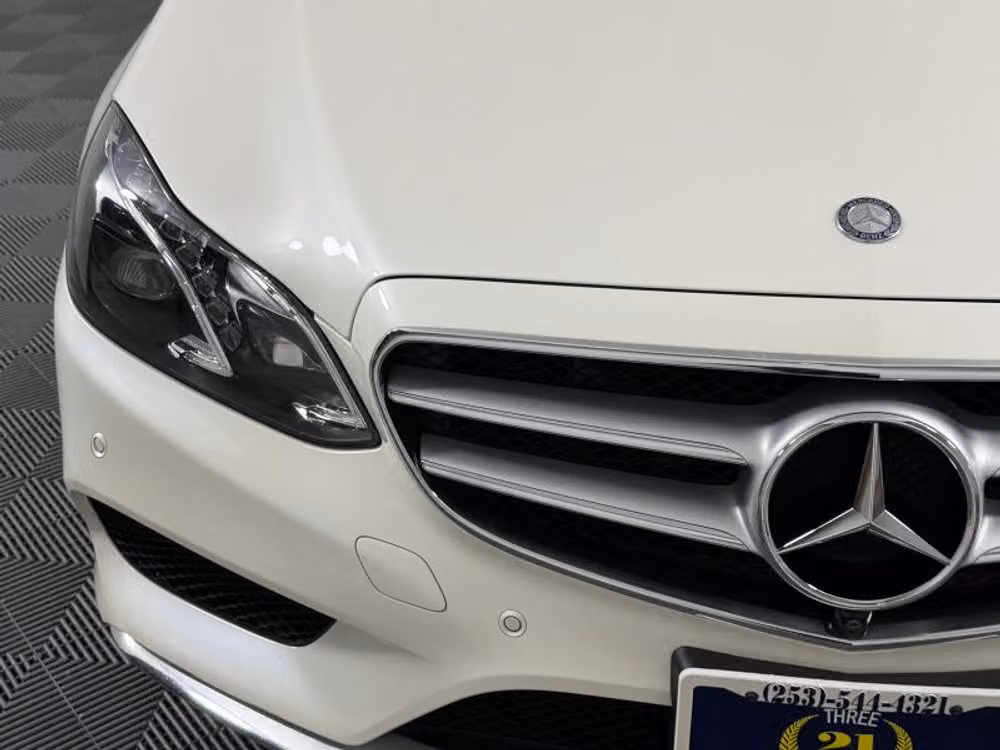 2014 Mercedes-Benz E-Class E 250 BlueTEC 4MATIC Sedan 4D Image 5