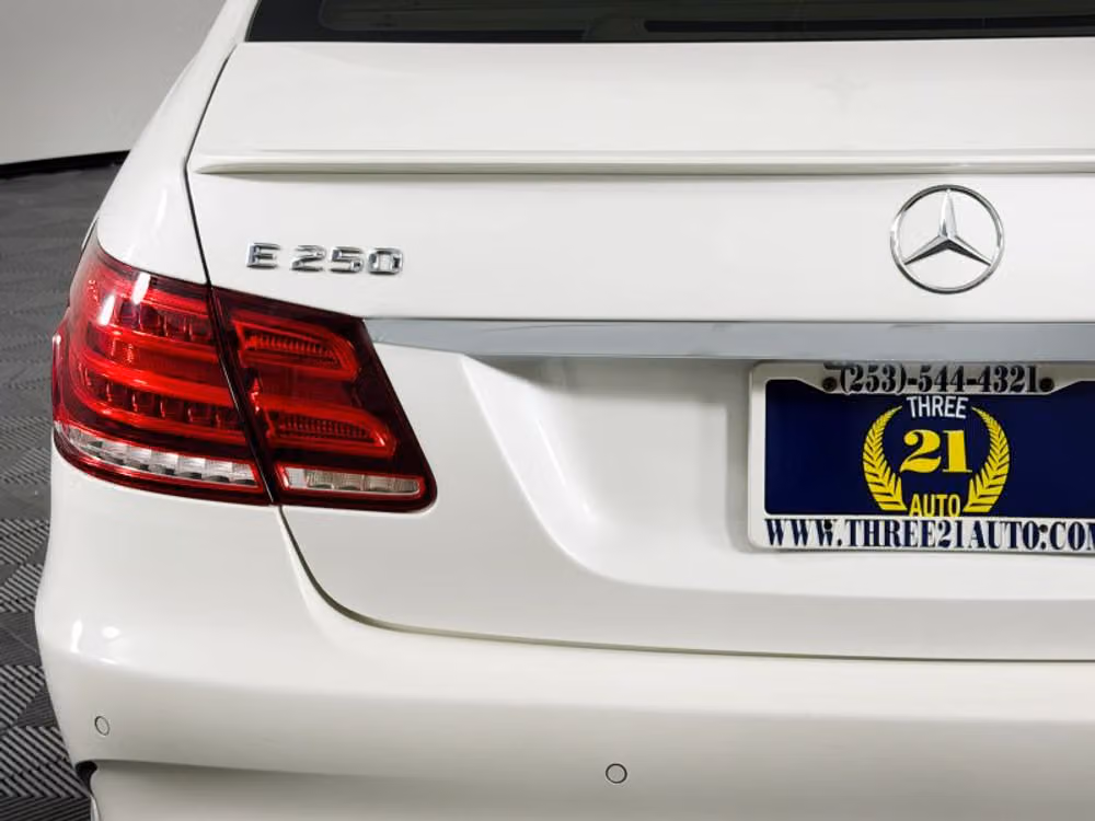 2014 Mercedes-Benz E-Class E 250 BlueTEC 4MATIC Sedan 4D Image 10
