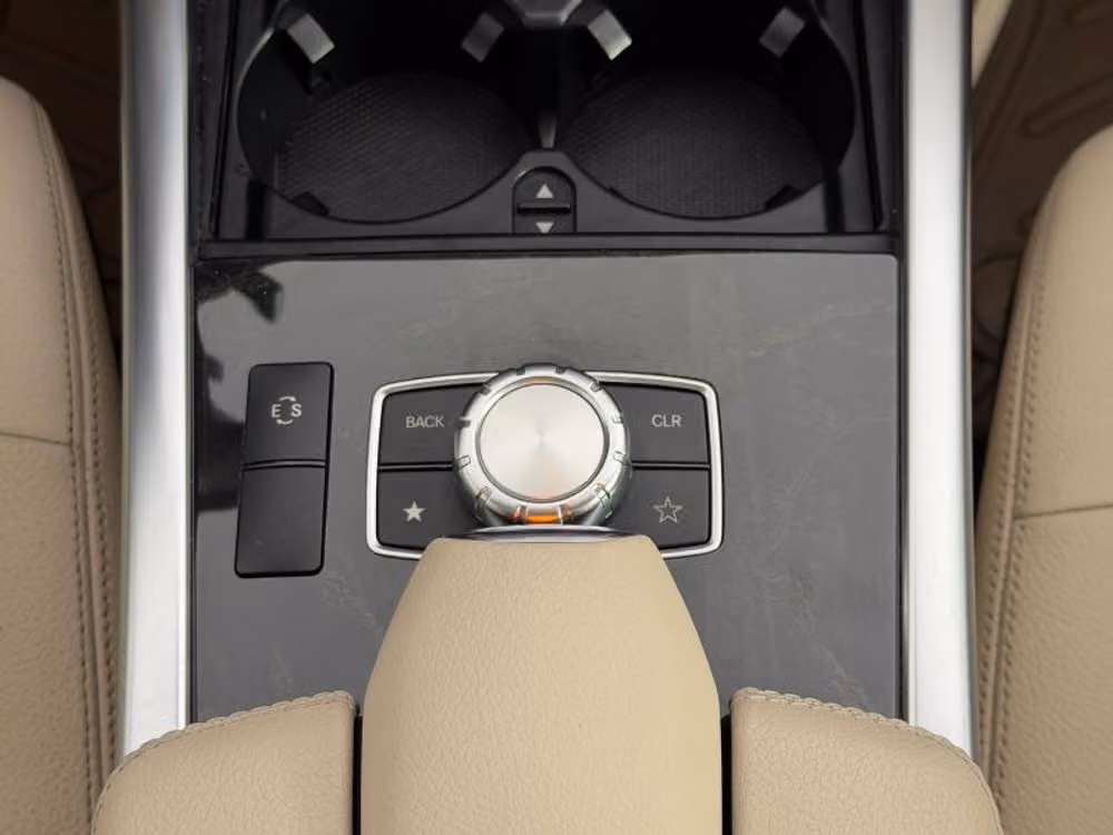 2014 Mercedes-Benz E-Class E 250 BlueTEC 4MATIC Sedan 4D Image 34