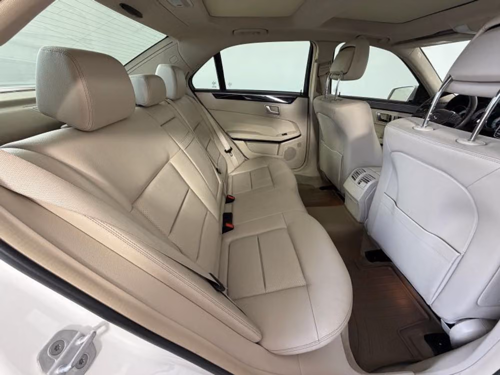2014 Mercedes-Benz E-Class E 250 BlueTEC 4MATIC Sedan 4D Image 26
